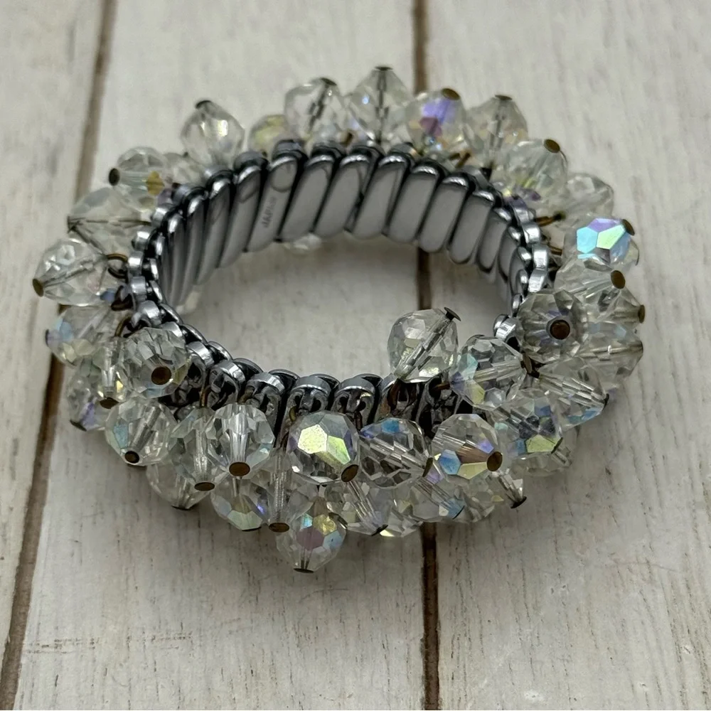 Elegant Silver tone glass Crystal cha cha Bracelet - Picture 5 of 5